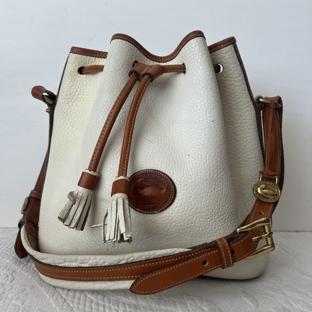 Dooney & Bourke Vintage Leather Drawstring Bucket Bag White Tan Tassel USA VTG